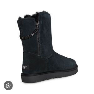 UGG Classic Short Sparkle Zip Boots Size 9